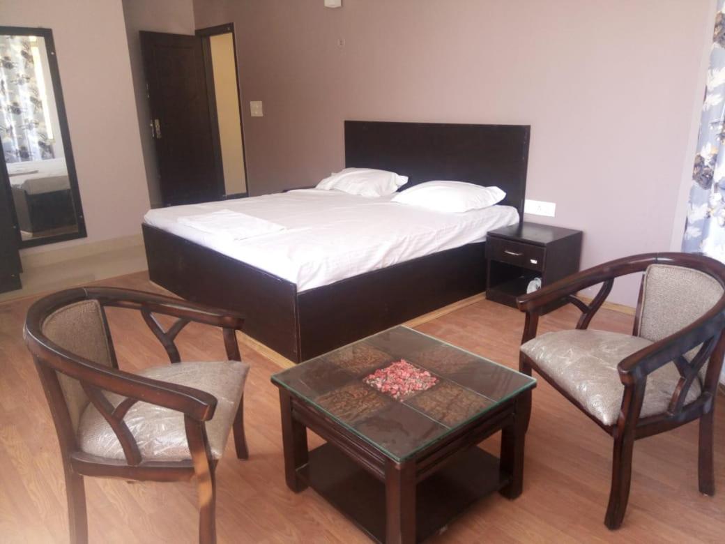 Hotel-78 Pithorāgarh Екстериор снимка