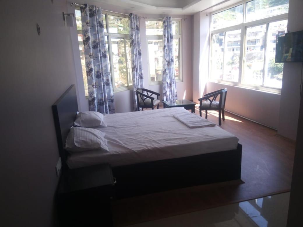 Hotel-78 Pithorāgarh Екстериор снимка