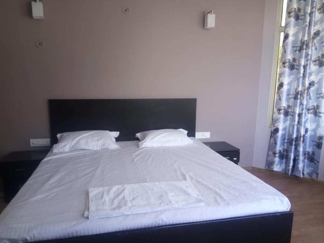 Hotel-78 Pithorāgarh Екстериор снимка